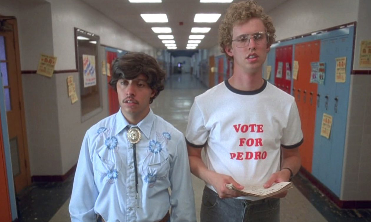 ナポレオン・ダイナマイト」映画レビュー “「VOTE FOR PEDRO」のT 